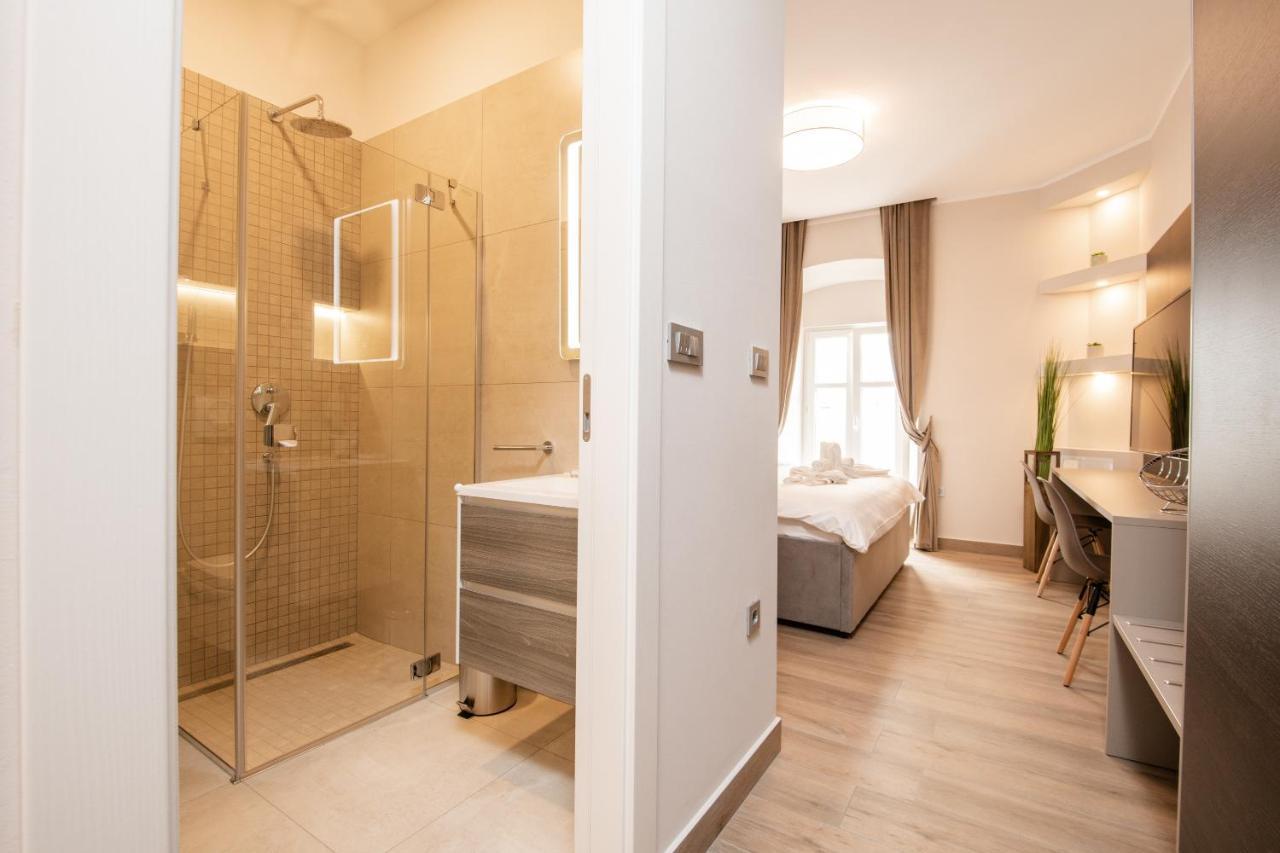 Deluxe Apartments & Rooms Revis Rijeka Eksteriør billede
